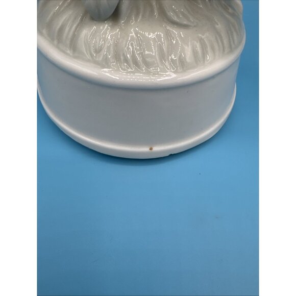 Ardant Porcelain Bird Chick Music Box "Love Me Tender" - Picture 3 of 5